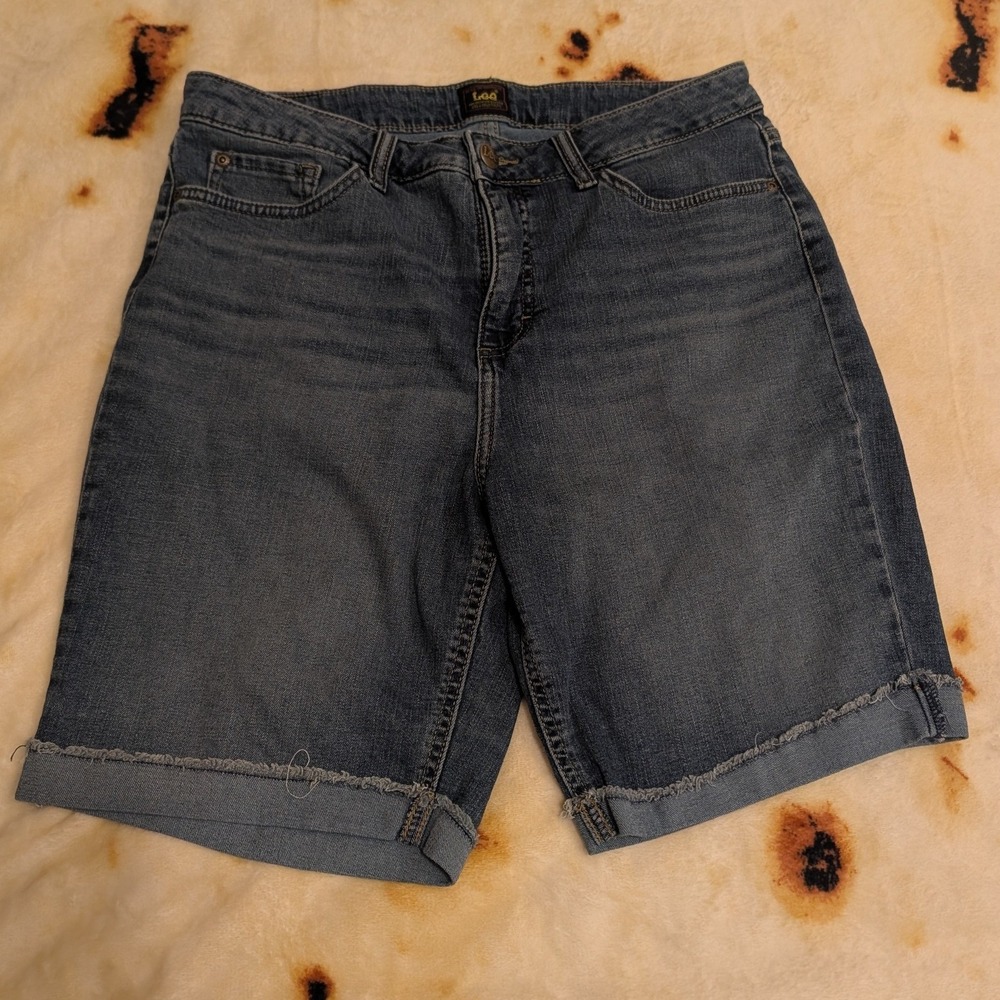 Lee Womens Denim Bermuda Shorts Medium Wash Raw Hem Cuffed Size 14M 112352370
